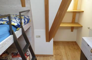 Ampio appartamento su 2 livelli con garage coperto - Foto 16