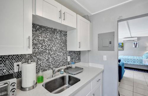 Walk to Las Olas Pool Perfect Couples Stay - Foto 4