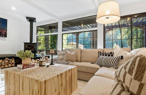 Relaxing Home Among The Redwoods - Dog-Friendly - Photo 10