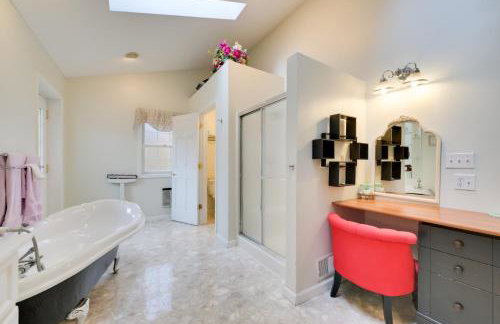 The Country House - Kalkaska Retreat with Fire Pit - Foto 14