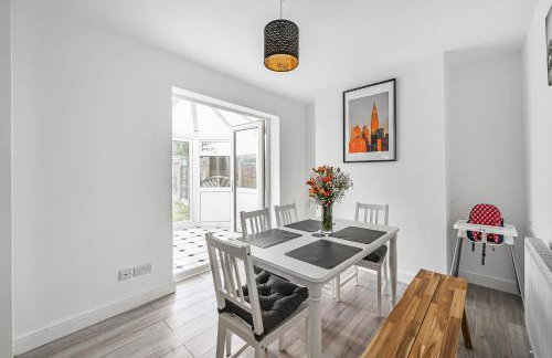 3-Bed, Sleeps 6, Near M1/M62 - Foto 12