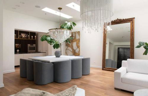 Luxury Gold Coast Penthouse with Deck & Views - Photo 2