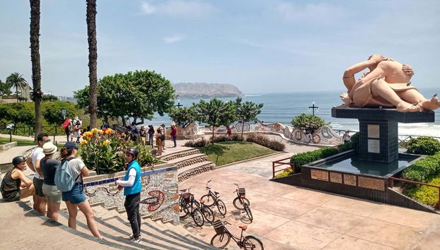 Miraflores and Barranco Bicycle Tour - Photo 4
