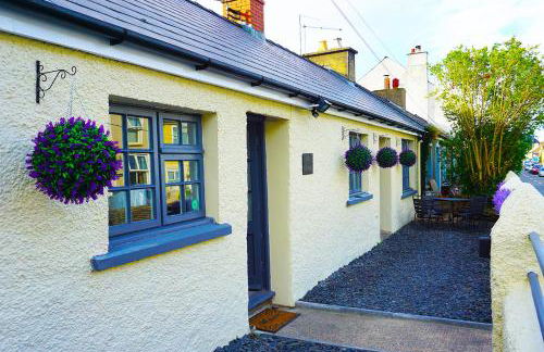 Staycation at Pine Cottage, a newly refurbished holiday cottage - Photo 1