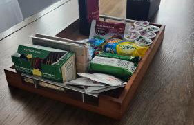 Downtown Naperville Retreat with King bed Near Riverwalk Dedicated Workspace Free Garage Parking Patio - Foto 10