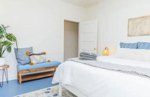 Little Italy 3BD Home with Huge Patio & Backyard - Foto 11