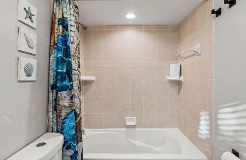 Summer Getaway Coastal Sea-Esta 4BD 3BA - Foto 28