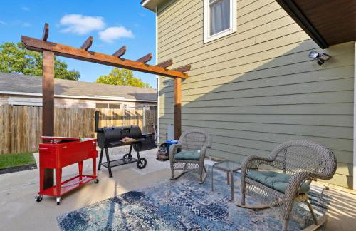 Luxe Family Escape with Games Hot Tub and Yard - Foto 7