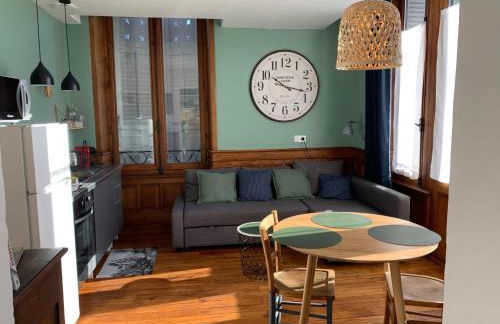 A deux pas de la gare, La Maison Rouge - Foto 1