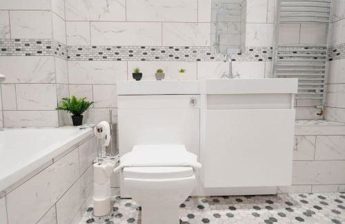 Prenton House, 3BR Close to Liverpool - Foto 8