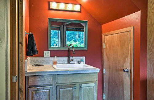 Secluded Seldovia Studio with Lake and Mtn Views! - Foto 18