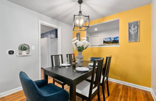 Urban Nest - Garage, Sunroom & Fenced Yard - Foto 17