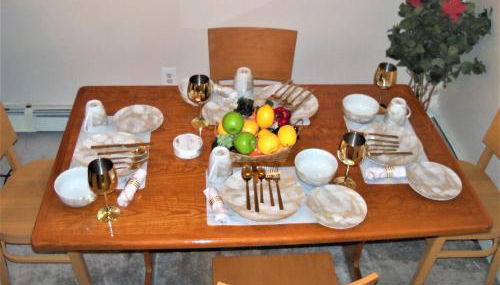 Two Bedrooms Apartment Manage And Supervise By Host Endless Features Amenities Dishwasher Washer Dryer Best WIFI Internet Services By Verizon Fios 960 Upload 960 Download Bi Monthly Free Housekeeping Services Huge 10000 Square Footage - Foto 2