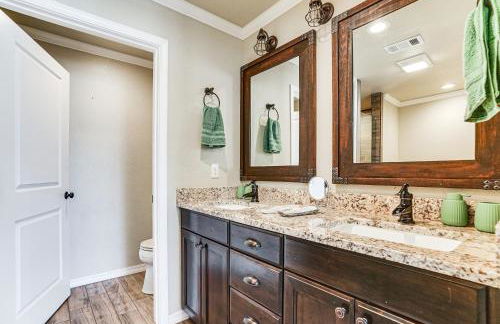 Fenced Yard Modern Barndominium in Amarillo! - Photo 13