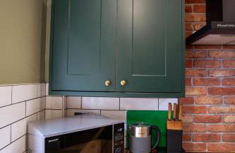 NEW Refurbished Cottage near Alton Towers Sleeps 6 Ashbourne Peak District Derbyshire - Foto 24