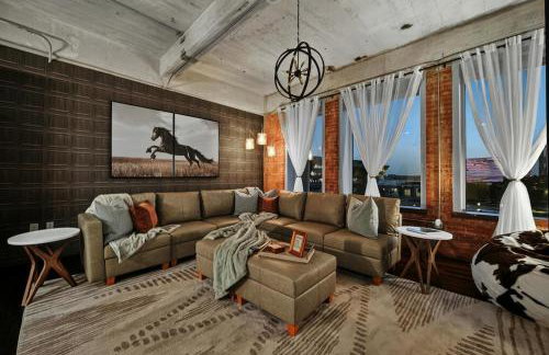Luxury Downtown Loft Getaway with Gym, Pool, Game room - Foto 47