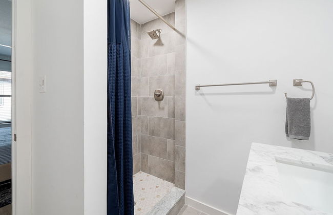 The Oak King Bed Huge Backyard - Foto 38