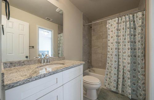 Gorgeous, Brand New 3 Bedrooms Home- Near SeaWorld & Lackland AFB - Foto 33