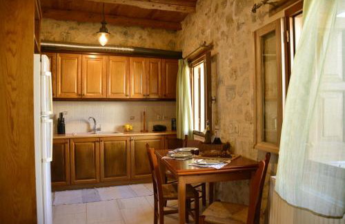 Roukouneli Traditional Stone House - Terrace & BBQ - Foto 28