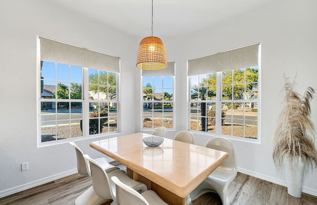 Lakefront Oasis - Foto 29