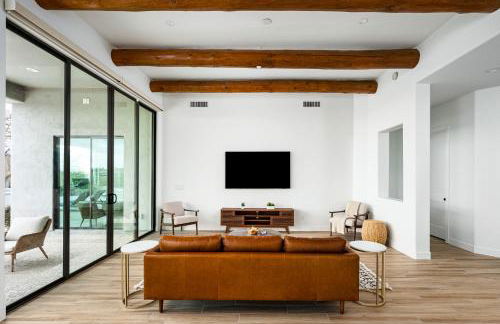 Mountain views swimming a private escape at Sonoran Serenity - Foto 6