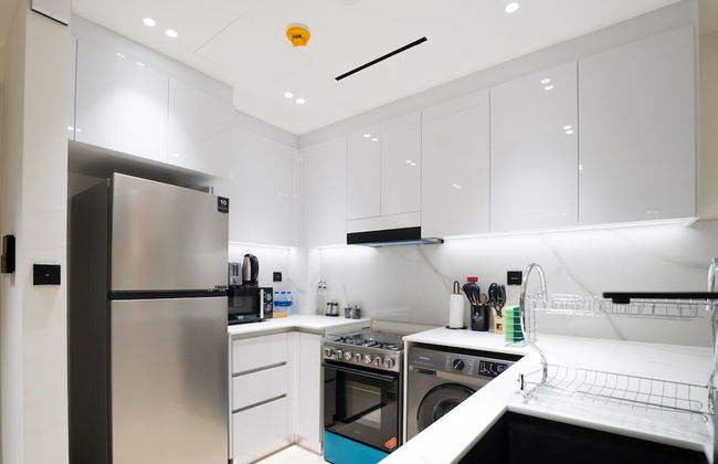 Easygo- Stylish 1bdr Binghatti Corner - Photo 10