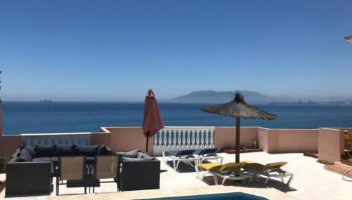 Magnificent Holiday 5 bedroom villa in beach front - Photo 2