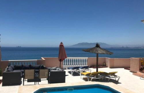 Magnificent Holiday 5 bedroom villa in beach front - Photo 2