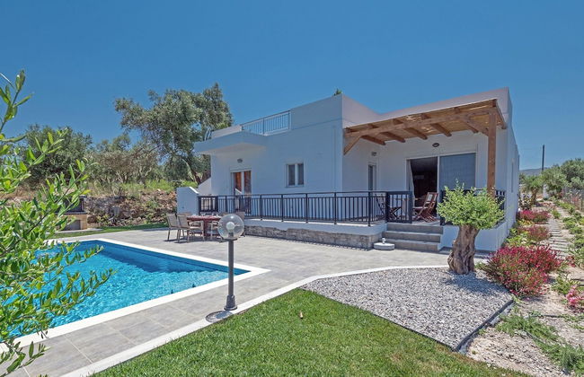 Villa Guinevere-with Private Pool - Photo 3