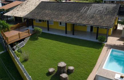 Casa 4 quartos, 2 suítes, piscina e acessibilidade - Frente para a lagoa - Foto 4