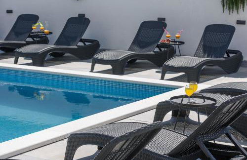 Villa Barbara & Zoran with heated swimming pool - Photo 64