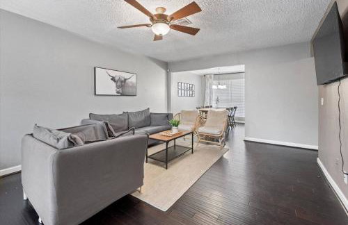 Brand New Stay! Pool • Hot Tub • Game Room Retreat - Foto 19