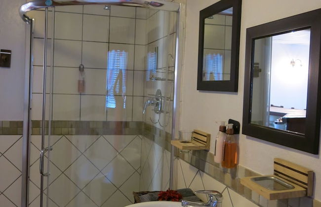 Self Catering 1 Bedroom Sofa Bedfull Bathroom Ideal for 4 Guets - Welcome - Foto 10