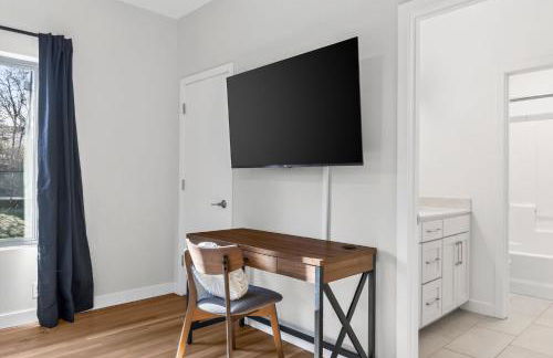 4BR Home with 4 Private Bathrooms 20 Min from Airport - Foto 33