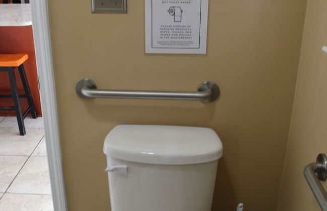 5 BR House Lake Retreat w/ Hot Tub, Sleeps 12 - Foto 35