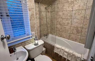 Beautiful flat sleeps 4 in Taplow Maidenhead Near Windsor and Ascot racecourses Near Legoland - Foto 13