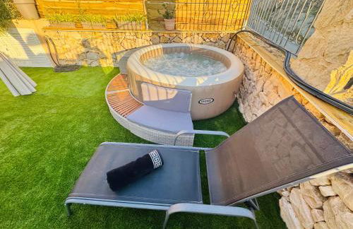 Calpe Casa adosada entorno playa y montaña tranquilidad relax jacuzzi piscina wifi aire jardin barbacoa y parking - Foto 49