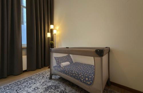 YFB-170m2 Apartment für bis zu 15, modern, 1min zu UBahn, Ruhige Lage, Parkplätze, WIFI, Netflix, Kindergerecht - Foto 12