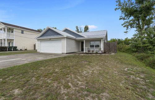 Escape to Paradise w Saltwater Pool 25 Min to PCB - Foto 30