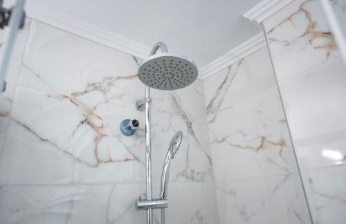 Oasis Apartments - Photo 26