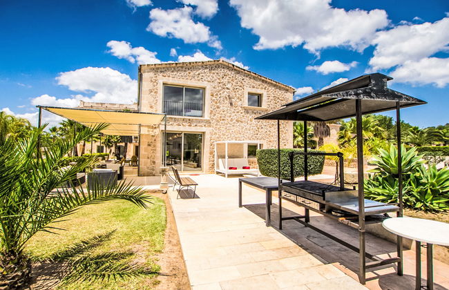 4 bedroom House in Maria de la Salut with private pool and garden - Photo 2