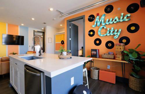 Nashville Oasis at The Muse Modern 2BR with Balcony Rooftop Views - Foto 1
