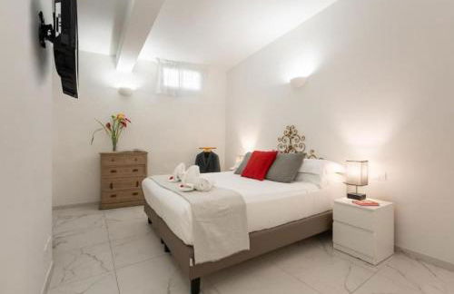 Avelli Pia Fourth Floor with 2 Bathrooms - Florence Charming Apartments - Delightful and bright 4rd-floor apartment without elevator, overlooking one of Florence's most beautiful squares, Exceptionally located for exploring the city - Foto 26