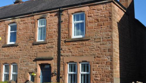 Stunning Period Townhouse with Garden, Walking Distance to Town - Foto 2