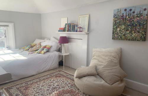 Top Floor. Top Notch. Tranquil Treat. Stone's throw from Thames. - Foto 17
