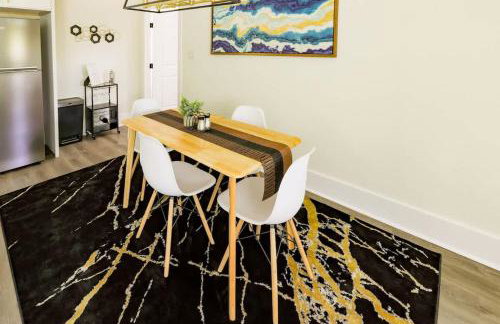 Manchaca Meadows Mini Villa Pool & Spa 20 min DT - Photo 14