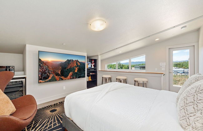 Fancy Townhome Near Old Town, Breweries and River! - Foto 14