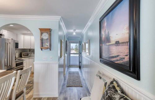 Oceanfront Elysium with a pool - Photo 14