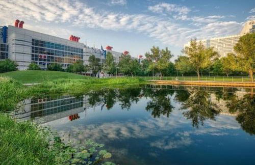 Black House - Downtown Elegance with HotTub and King Beds - Foto 66