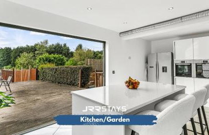 JRR STAYS 3Bed Sleeps 8- Coventry/Antsy M6-J2 CV7 - Photo 1